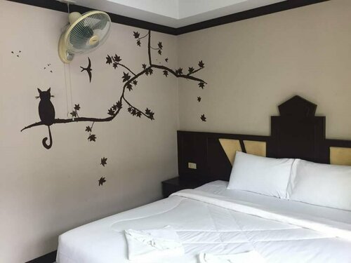 Sutin Guesthouse, Забронировать Гостевой дом Патонг-Бич Пхукет
