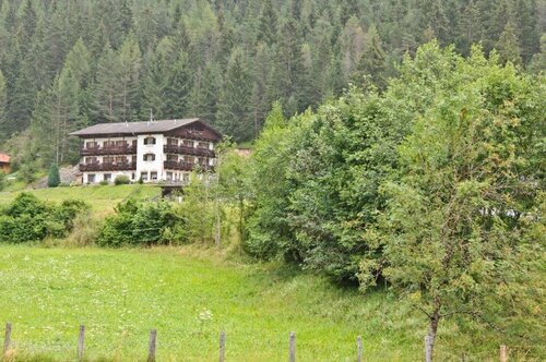 Pension Englhof, Забронировать Отель Отели Ахенкирх с парковкой, рядом с Экспресс Хриштлума, Парковка