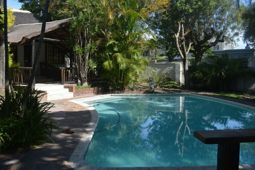 Cycad Lodge, Забронировать Гостевой дом Недорогие отели Ист-Лондона, недорогие