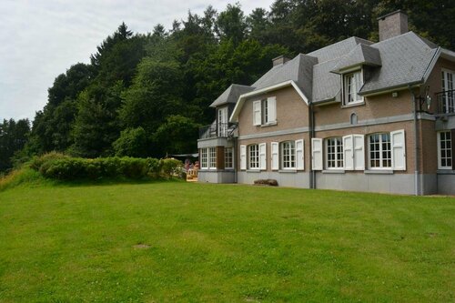 La Villa à l'Orée du Bois, Забронировать Вилла Отели провинции Намюра с парковкой, Парковка