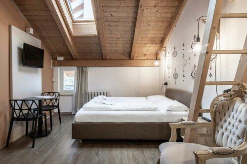 Stay COOPER l Goethe Guesthouse, Забронировать Отель Больцано Bolzano and surroundings