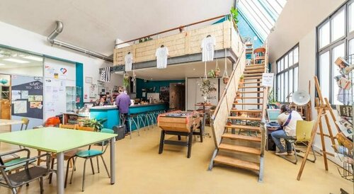 Alter'hostel, Забронировать Отель Лион Rhône, рядом с Станция метро Gorge de Loup