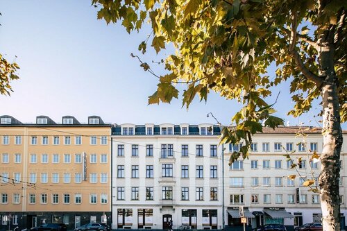 Luga Homes - Stadthaus Hotel, Rezervasyon Otel Leipzig otoparklı oteller, Academixer Cabaret yakınında, Otopark