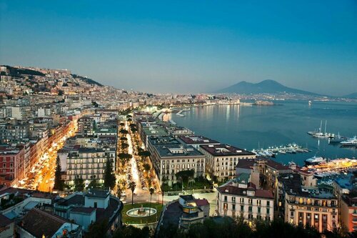 B&b Next Stop Napoli, Забронировать Отель «постель и завтрак» Отели Неаполя с парковкой, рядом с Церковь и монастырь Сан-Лоренцо-Маджоре, Парковка
