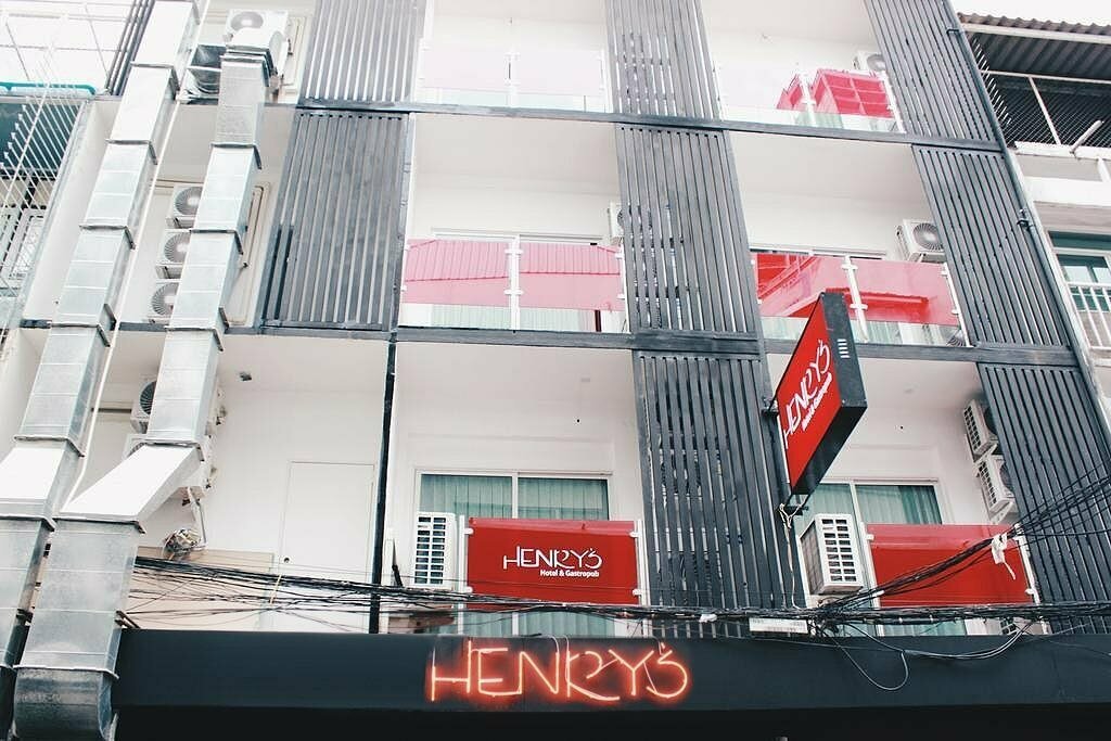 Henrys Hotel & Gastropub