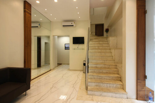 Treebo Swamini Niwas, Забронировать Отель Western Suburbs Мумбай, рядом с St Josephs Convent Goregaon