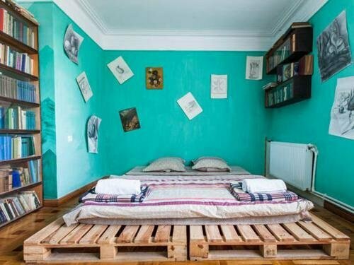 Dvizh Hostel ELI SPALI, Забронировать Хостел Хостелы Тбилиси, Хостел
