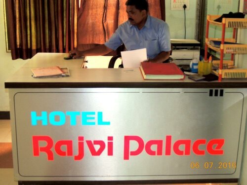 Hotel Rajvi Palace, Забронировать Отель Мехсана штат Гуджарат