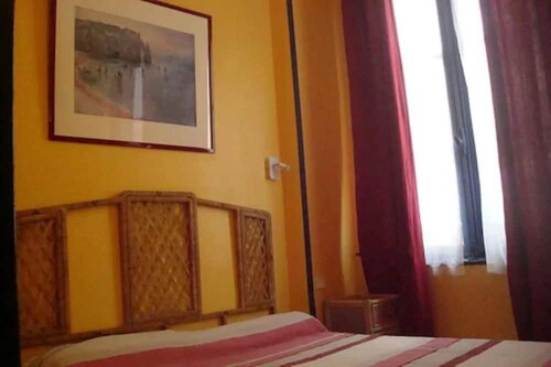 Hôtel du Palais, Book Hotel Hoteller i Upper Normandy med parkering, Parkering