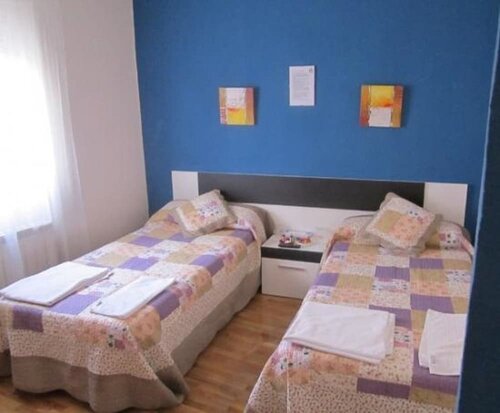 Hostal Becares, Забронировать Хостел Паленсия Кастилия и Леон, рядом с Escultura a los Comuneros