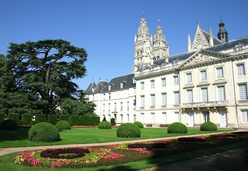 Riad SPA "Les Portes de lOrient" TOURS, Забронировать Курортный отель СПА-отели Тура, рядом с Musée St-Martin, SPA-услуги