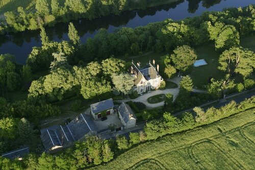 Chateau Valcreuse, Book Pension Hoteller i Rhône-Alps med parkering, Parkering