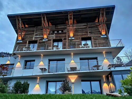 Chalet Christine, Book Chalet Hoteller i Rhône-Alps med parkering, Parkering