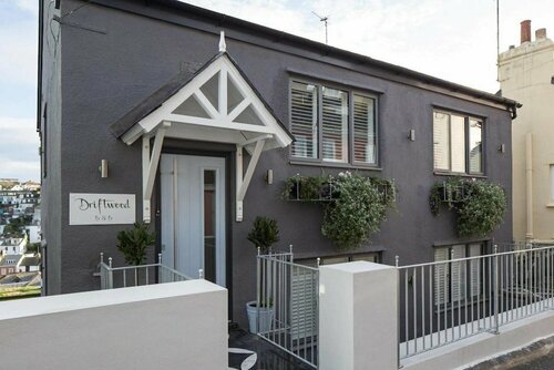 Driftwood B&B, Забронировать Отель «постель и завтрак» Бриксем Девон