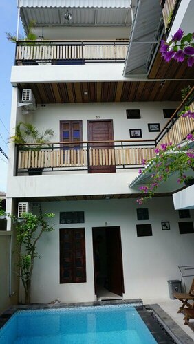 Pudi Dormitory, Rezerwuj Hotel Hotele w Bali z Basenem, Basen