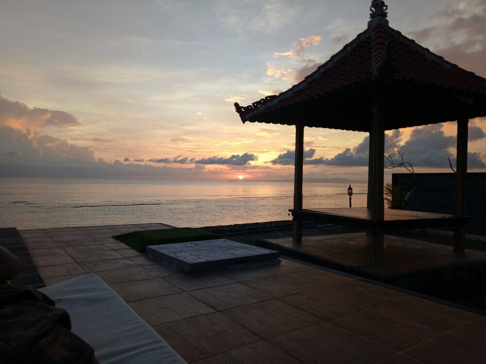 Cave Beach Bungalow