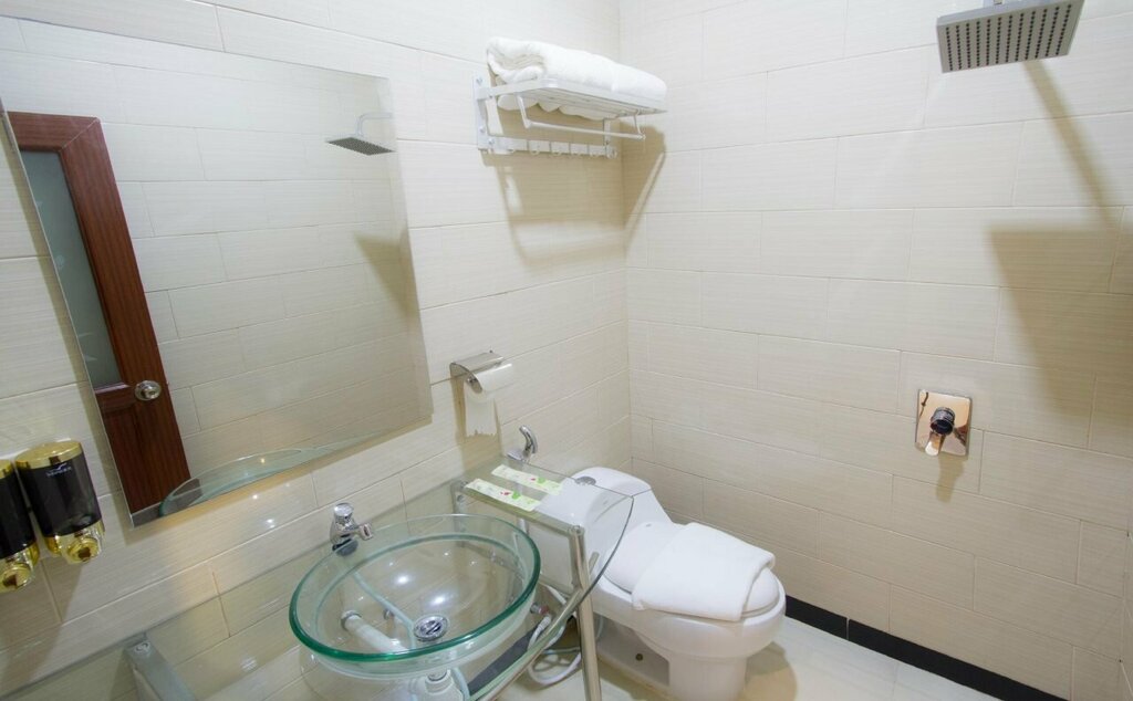 Hokkie Hotel by OYO Rooms