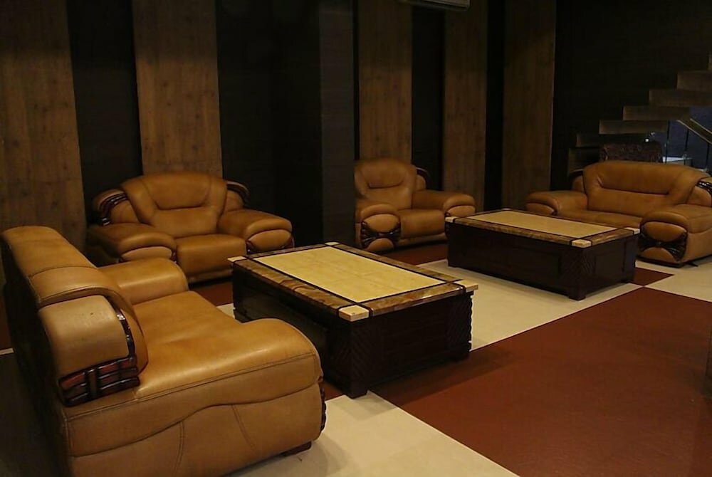 Radhika Hotel And Restaurant
