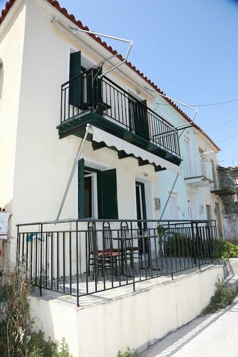 Mary's Villas, Забронировать Дом для отпуска Коттеджи Пломарион, Коттедж