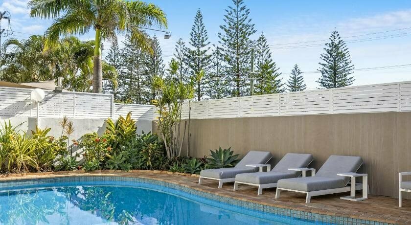 Kirra Point Holiday Apartments