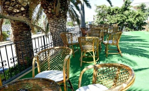 Cavdar Hotel, Забронировать Отель Отели Айвалык с завтраком, Завтраки