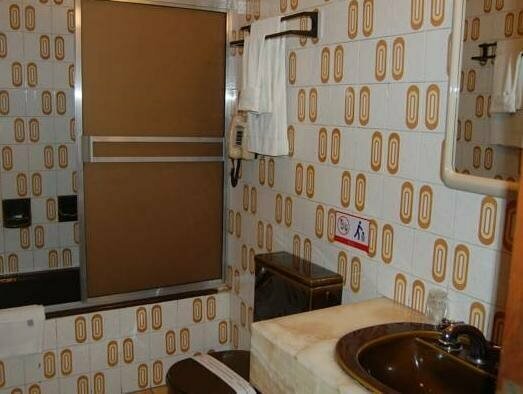 Cesars Plaza Hotel