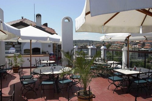 Hotel Parnasse, Забронировать Отель Отели Созополь с парковкой, Парковка
