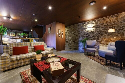 Lar da Mota Boutique Hotel, Забронировать Бутик-отель Отели Арсуа с парковкой, Парковка