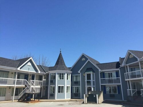 Falls Lodge & Suites, Забронировать Мини-отель Мини-отели Ниагара Фолс, рядом с Niagara College of Applied Arts and Technology, Мини-отель