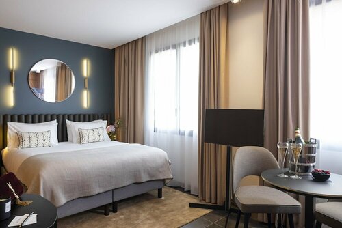 Howard sur Seine - Asnieres Paris La Defense, Забронировать Отель Бизнес-отели Аньер-сюр-Сен, 4* 5*