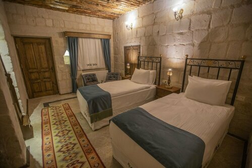 Lavender Cave Hotel, Prenota Hotel  