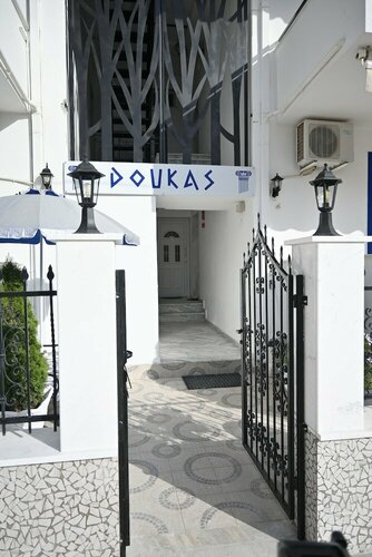 Doukas Aparthotel