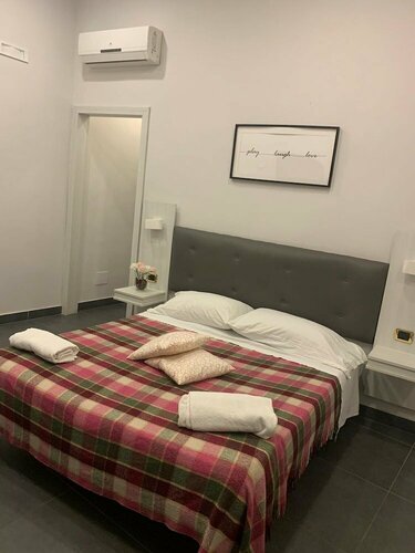Hotel Oceania, Забронировать Отель Неаполь - Центральный вокзал Неаполь, рядом с Центральный железнодорожный вокзал Неаполя