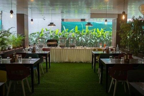 Freesia Residency by Express Inn, Забронировать Отель Отели Насик с парковкой, Парковка
