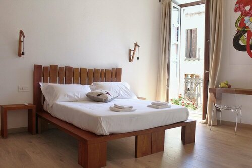 Art Guest House, Забронировать Гостевой дом Кальяри Южная Сардиния, рядом с Piazza Yenne