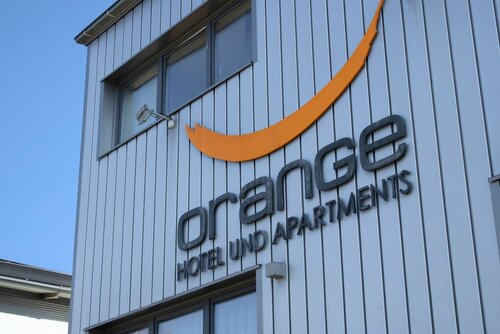 Orange Hotel und Apartments, Забронировать Апартаменты/квартира Ной-Ульм Баден-Вюртемберг, рядом с Арена «Ратиофарм» в Ульме