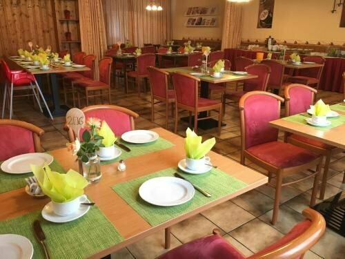 Hotel Gasthof Rose, Забронировать Отель Отели Баварии с парковкой, Парковка