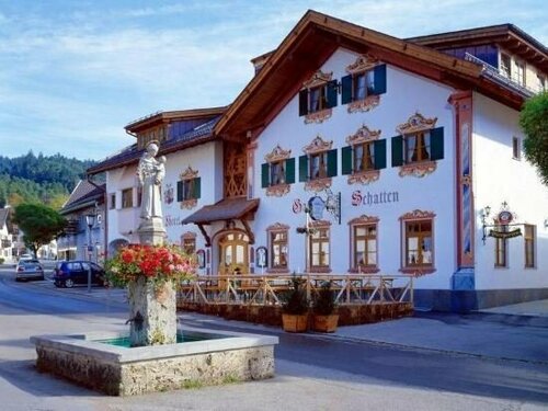 Hotel Schatten, Reservar Hotel Garmisch-Partenkirchen Baviera, perto de Eckbauerbahn