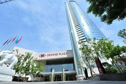 Crowne Plaza Xi'an by IHG, Забронировать Отель Отели Сиань с парковкой, рядом с Forest of Steles, Парковка