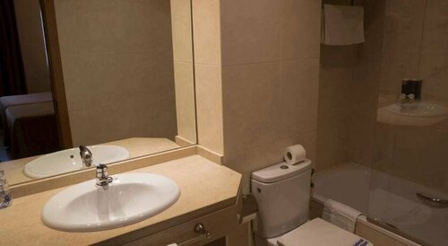 U Hotel Ogalia Vigo, Забронировать Отель Отели Виго с парковкой, рядом с Vigo Official College of Physicians, Парковка