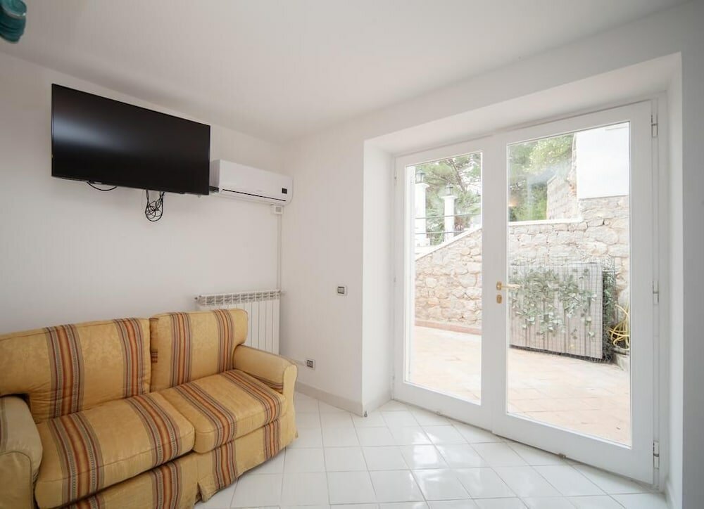 Villacore Capri