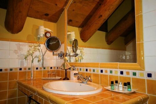 Hotel Rural El Mirador de los Pirineos, Забронировать Отель Санта-Крус-де-ла-Серос Хака