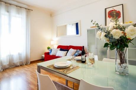 Feel at Home Gran VIA Apartments