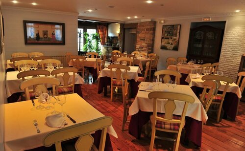Hostal Lola, Rezervasyon Otel Isaba Roncal Valley