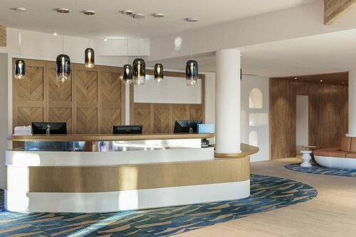 Hilton Garden Inn Marseille Provence Airport, Забронировать Отель Витроль Étang de Berre