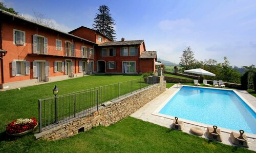 Cascina del Forte, Boek Boerderijverblijf Piemonte Hotels met Parkeerplaats, Parkeren