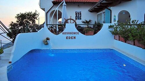 Residence Eden, Забронировать Отель Отели Фуроре с парковкой, Парковка