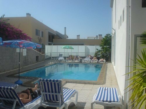 Residencial Melba, Забронировать Отель Отели Сана Мартинью 3 звезды, 3*