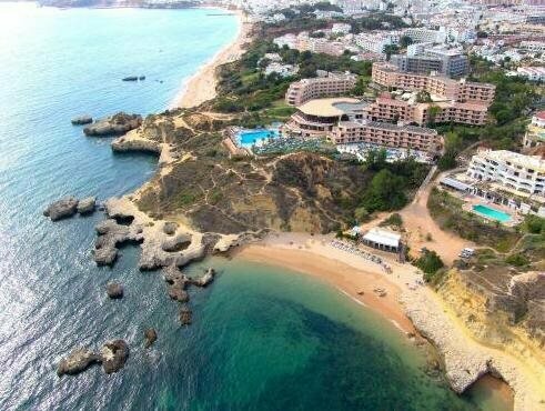 Auramar Beach Resort, Забронировать Курортный отель Отели Албуфейра с завтраком, рядом с Пляж Оура, Завтраки