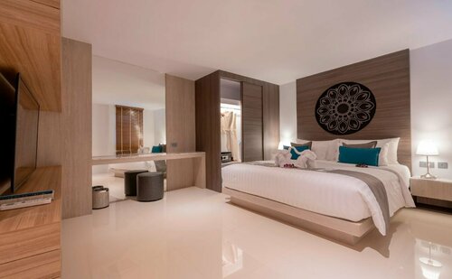 Kudo Hotel & Beach Club (Adults Only), Забронировать Отель Отели Патонг-Бич с бассейном, рядом с OTOP Market, Бассейн